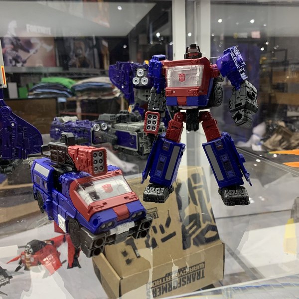 SDCC 2019 Hasbro Booth Photos Reveals Siege Ratbat, Micromaster Battle Squad, Astrotrain Base And More  (6 of 12)